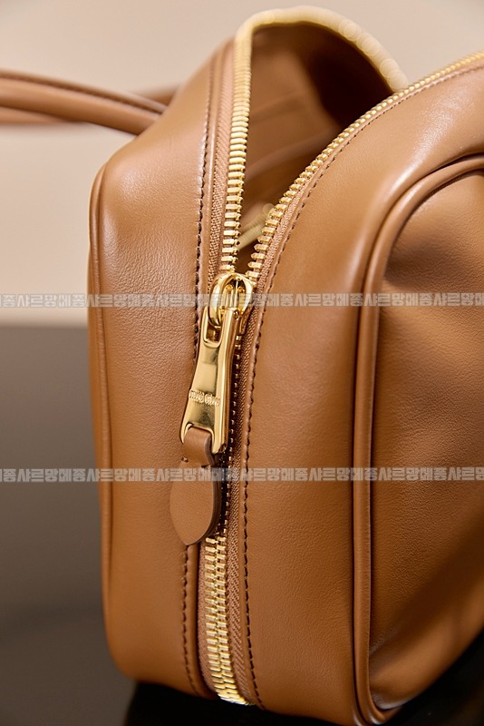 미우미우보우레더백  20260314-104420-020루.jpg