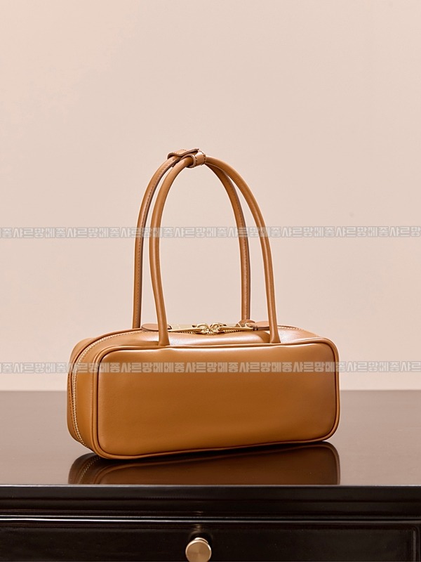 미우미우보우레더백  20260314-104719-005루.jpg