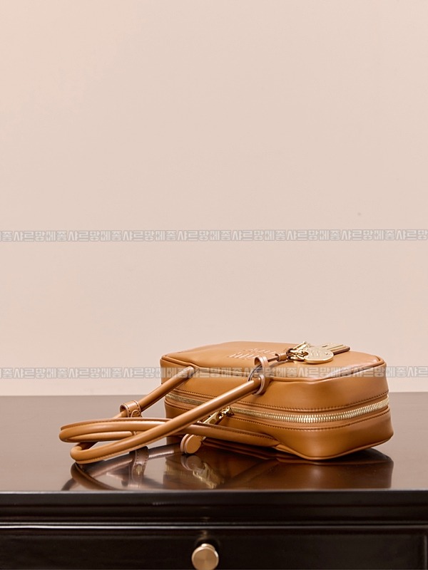 미우미우보우레더백  20260314-104719-007루.jpg