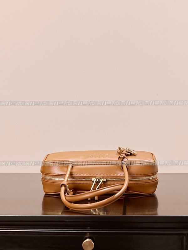 미우미우보우레더백  20260314-104719-006루.jpg