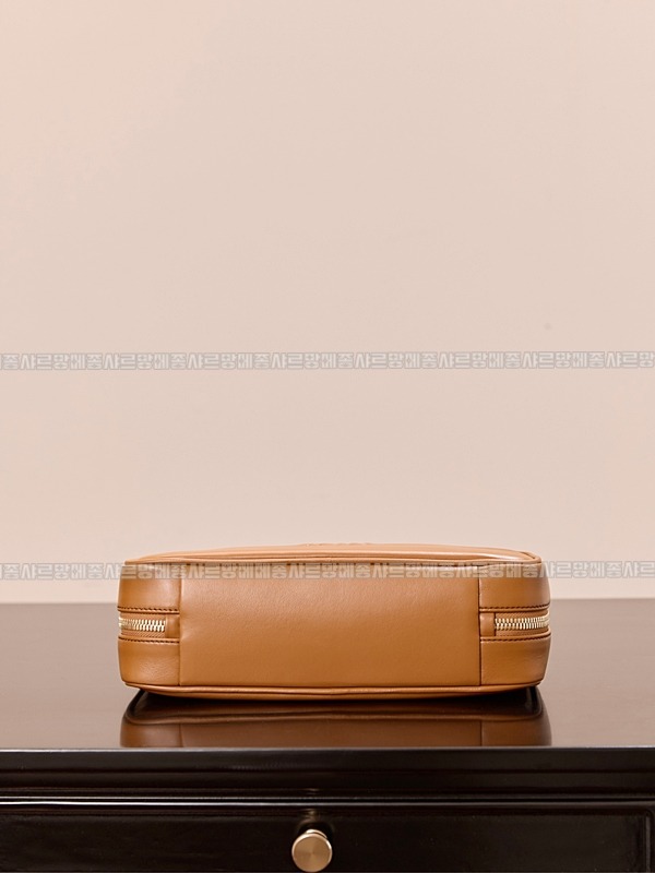 미우미우보우레더백  20260314-104719-008루.jpg