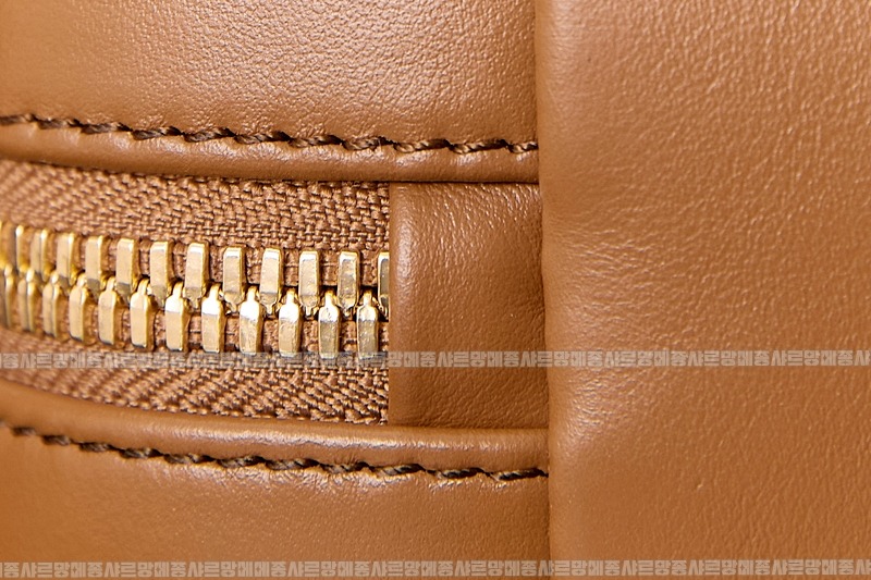 미우미우보우레더백  20260314-104720-010루.jpg