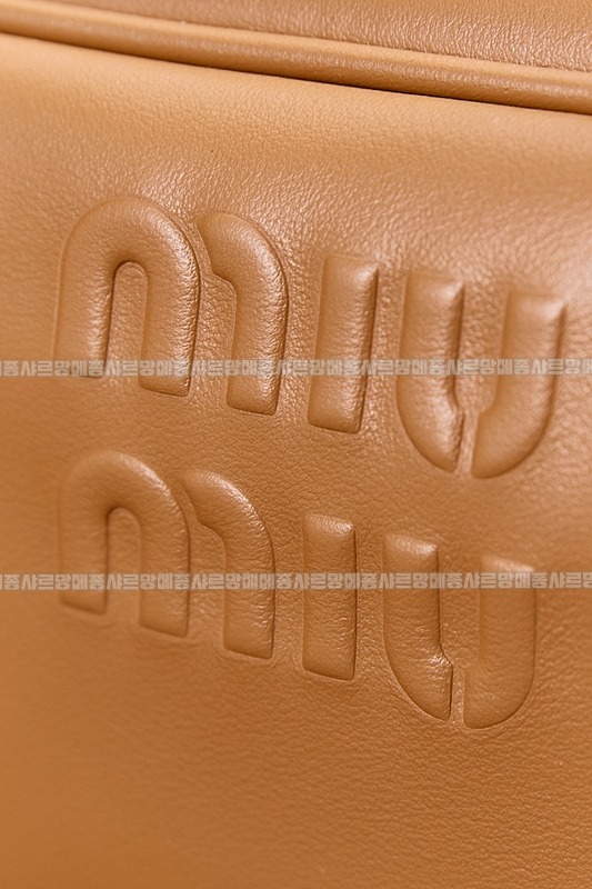 미우미우보우레더백  20260314-104720-012루.jpg