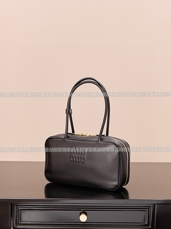 미우미우보우레더백  20260314-105554-002루.jpg