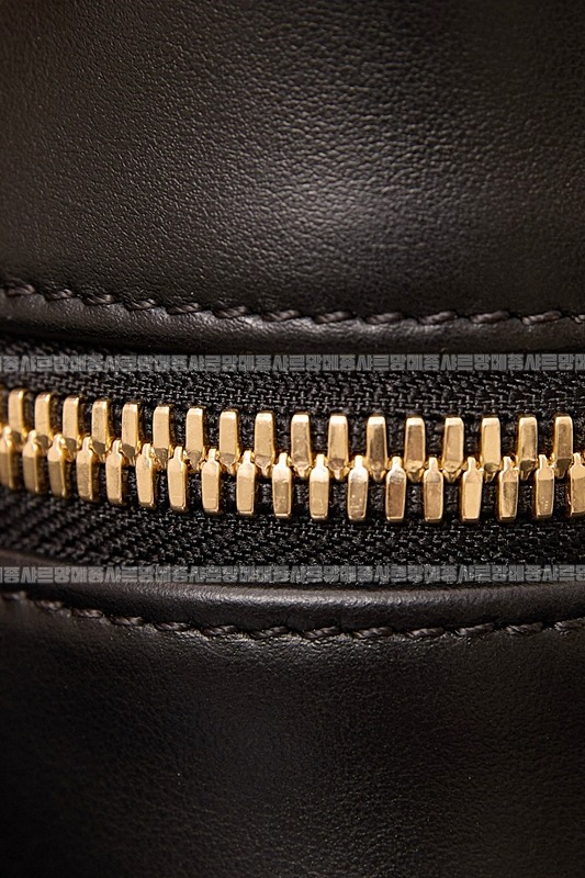 미우미우보우레더백  20260314-105555-011루.jpg