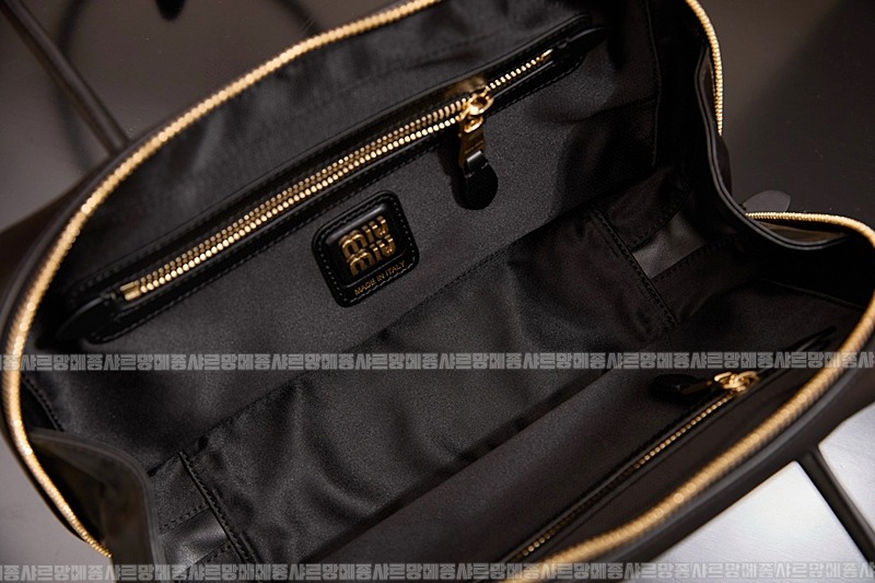 미우미우보우레더백  20260314-105556-018루.jpg