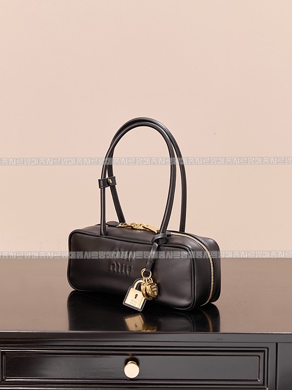 미우미우보우레더백  20260314-110438-001루.jpg