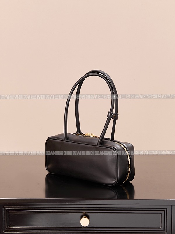 미우미우보우레더백  20260314-110438-003루.jpg