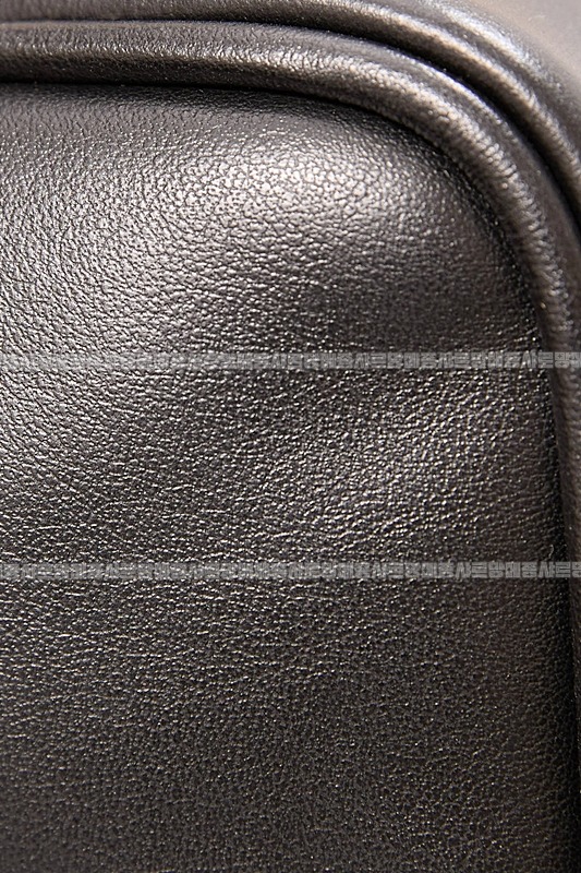 미우미우보우레더백  20260314-110440-014루.jpg