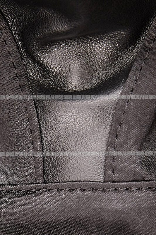 미우미우보우레더백  20260314-110441-018루.jpg