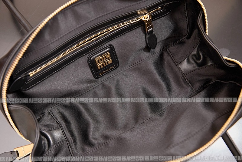 미우미우보우레더백  20260314-110442-026루.jpg