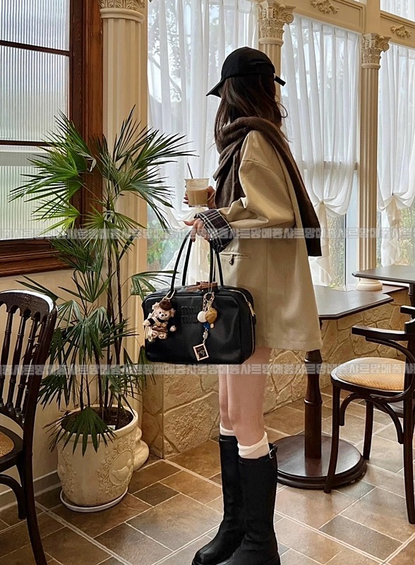 미우미우보우레더백  20260314-111215-028루.jpg