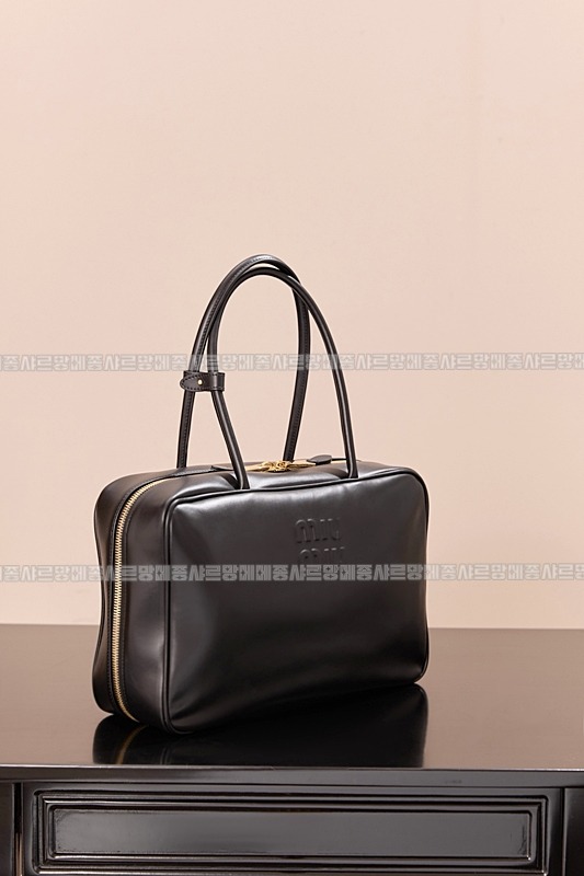 미우미우보우레더백  20260314-111211-005루.jpg