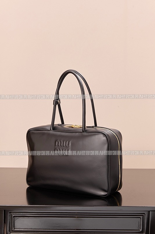 미우미우보우레더백  20260314-111212-009루.jpg