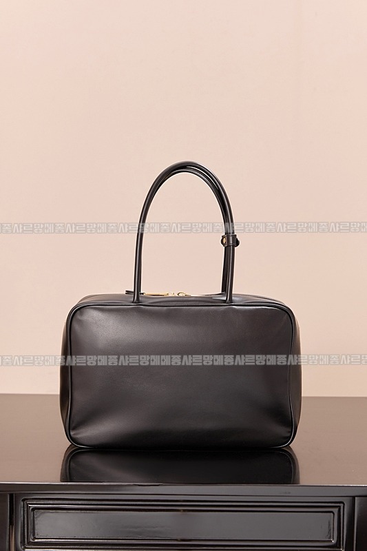 미우미우보우레더백  20260314-111212-008루.jpg