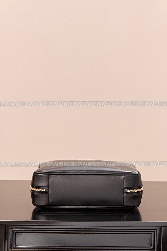 미우미우보우레더백  20260314-111212-011루.jpg