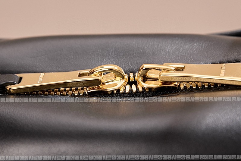 미우미우보우레더백  20260314-111213-016루.jpg