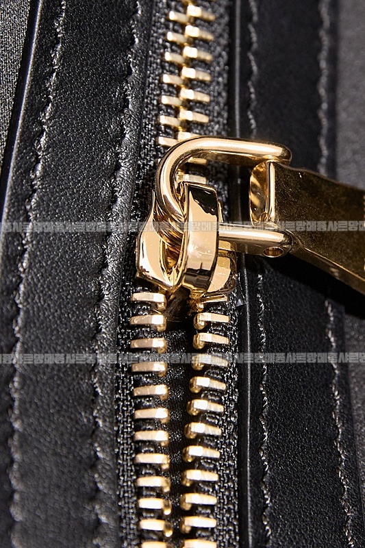 미우미우보우레더백  20260314-111214-020루.jpg