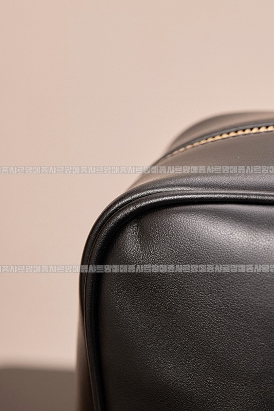 미우미우보우레더백  20260314-111214-022루.jpg