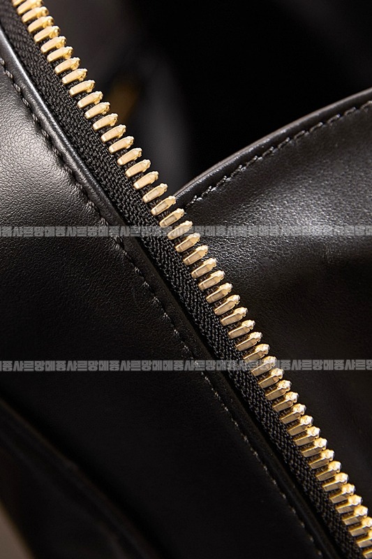 미우미우보우레더백  20260314-111215-025루.jpg