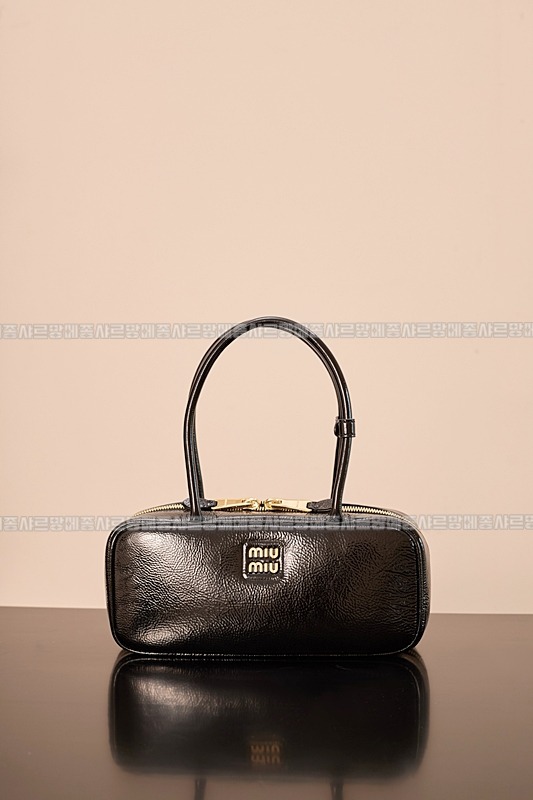 미우미우보우레더백  20260314-120835-001루.jpg
