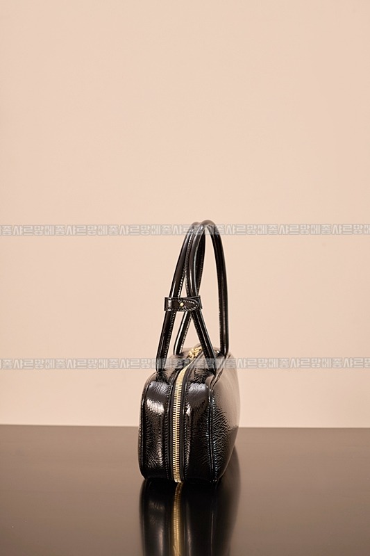 미우미우보우레더백  20260314-120835-003루.jpg