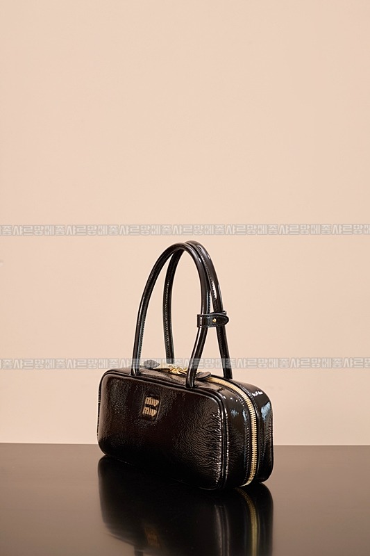 미우미우보우레더백  20260314-120835-002루.jpg