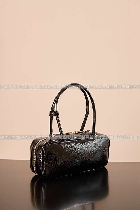 미우미우보우레더백  20260314-120835-004루.jpg