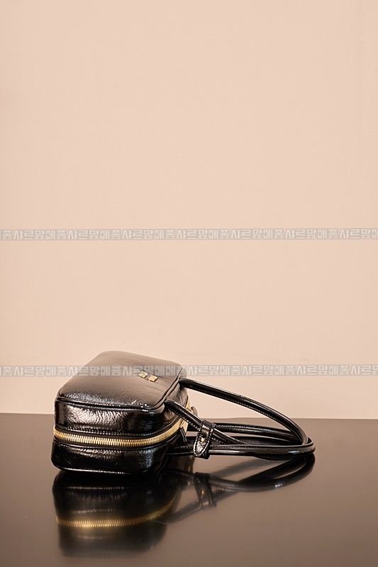 미우미우보우레더백  20260314-120836-007루.jpg