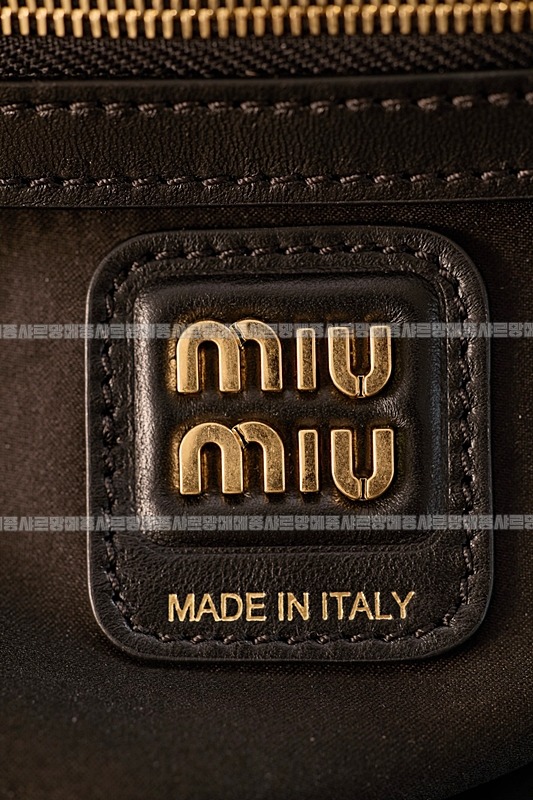 미우미우보우레더백  20260314-120837-014루.jpg