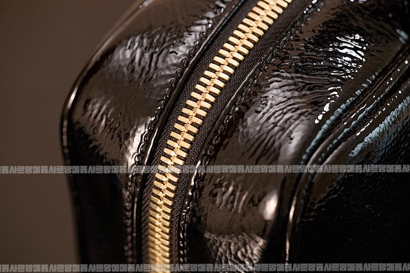 미우미우보우레더백  20260314-120838-019루.jpg