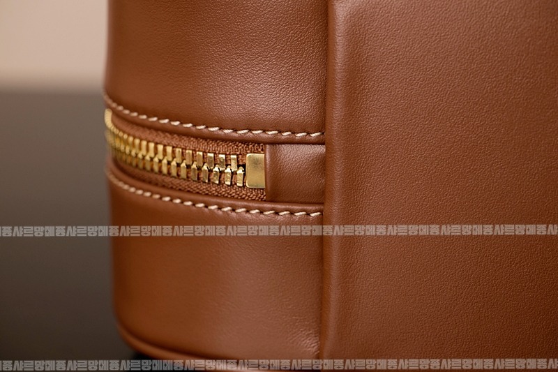 미우미우캔버스가죽보백  20260314-122359-018루.jpg