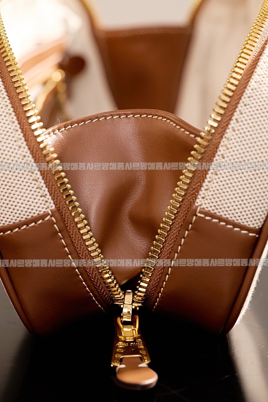 미우미우캔버스가죽보백  20260314-122925-019루.jpg