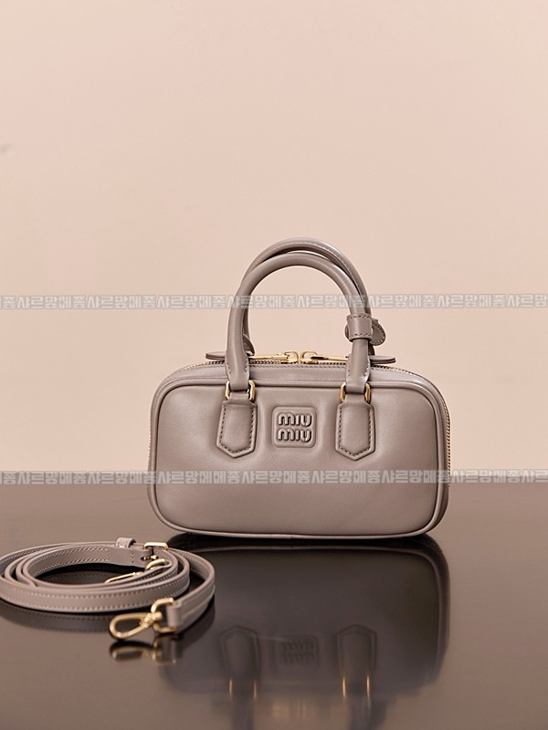 미우미우아르카디백  20260314-130926-001루.jpg