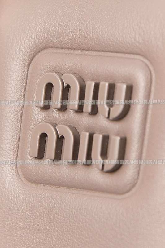 미우미우아르카디백  20260314-130928-012루.jpg