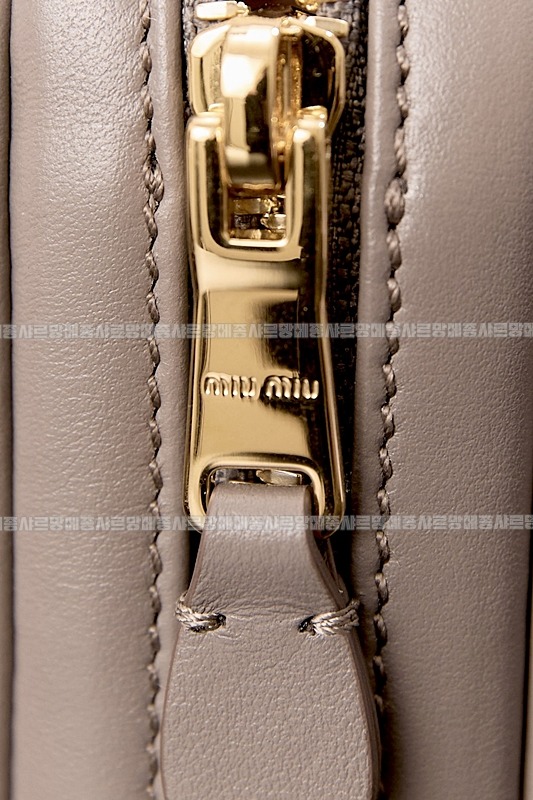 미우미우아르카디백  20260314-130928-014루.jpg