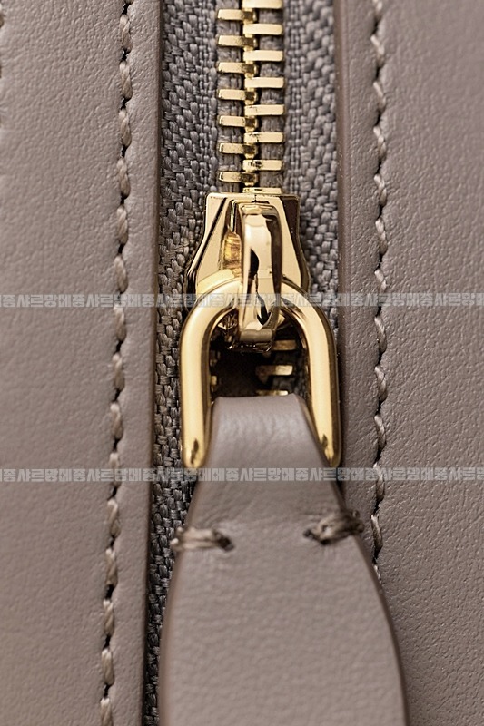 미우미우아르카디백  20260314-131448-015루.jpg