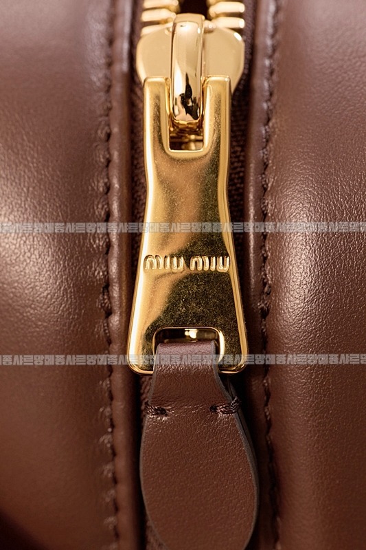 미우미우아르카디백  20260314-132952-013루.jpg