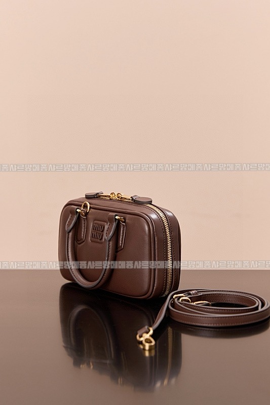 미우미우아르카디백  20260314-133833-002루.jpg