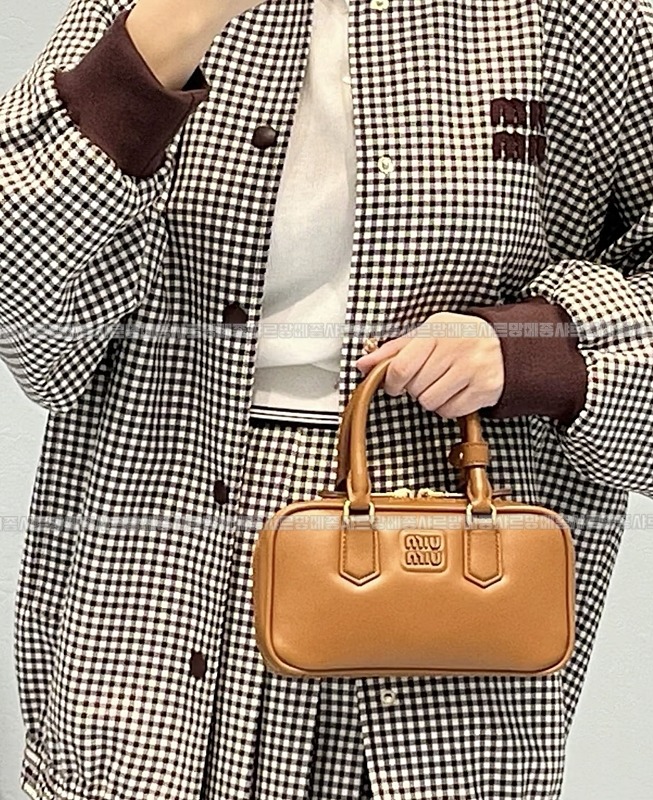 미우미우아르카디백  20260314-140003-023루.jpg