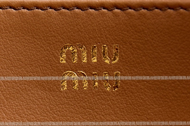 미우미우아르카디백  20260314-140002-015루.jpg