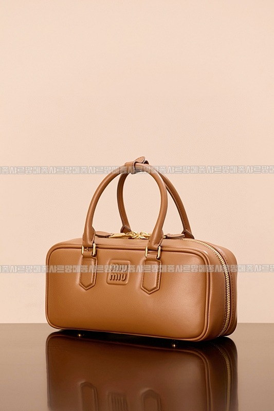 미우미우아르카디백  20260314-140906-003루.jpg