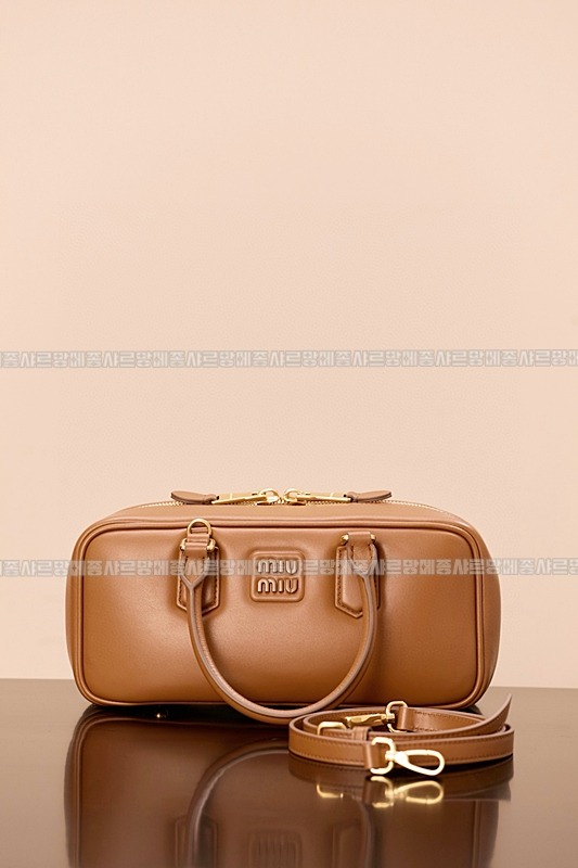 미우미우아르카디백  20260314-140907-006루.jpg