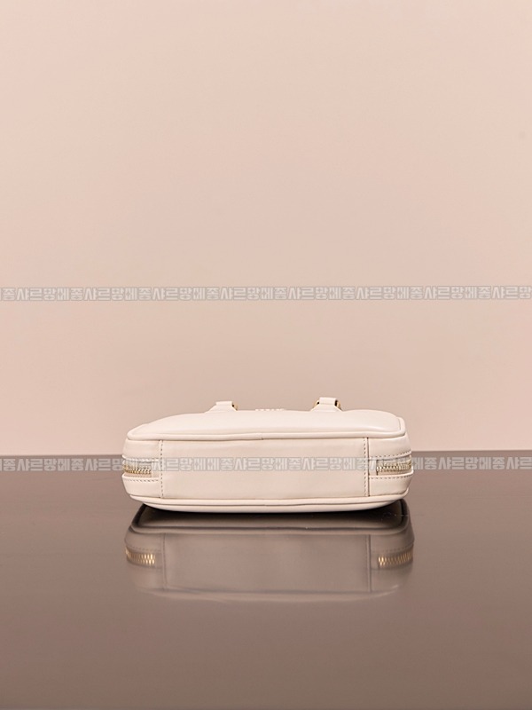 미우미우아르카디백  20260314-142252-004루.jpg