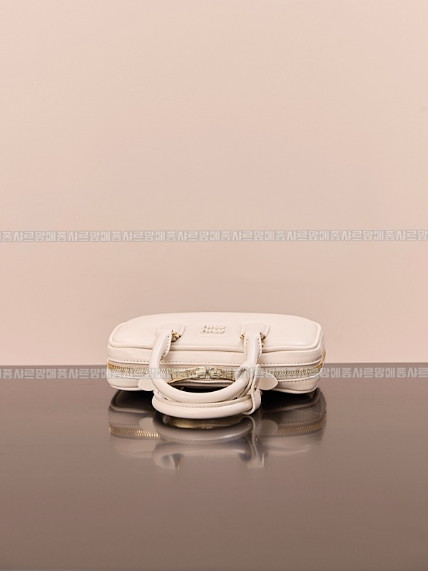 미우미우아르카디백  20260314-142252-005루.jpg