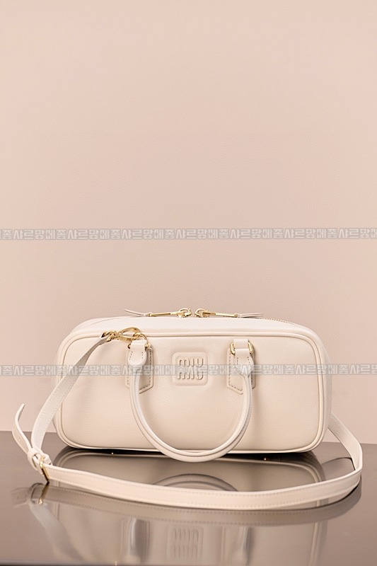 미우미우아르카디백  20260314-142814-008루.jpg