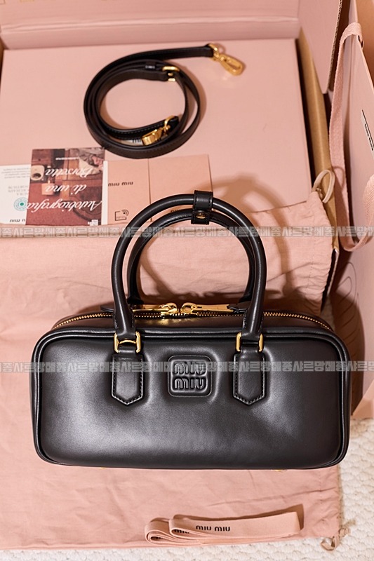 미우미우아르카디백  20260314-143957-025루.jpg