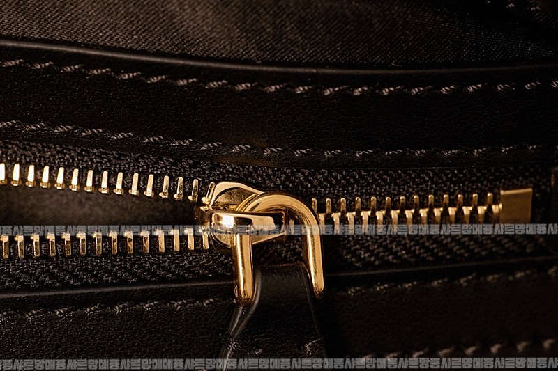 미우미우아르카디백  20260314-143955-013루.jpg