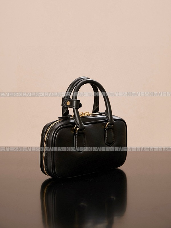 미우미우아르카디백  20260314-144336-005루.jpg