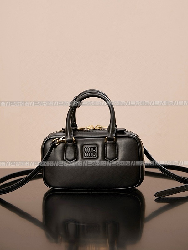 미우미우아르카디백  20260314-144336-006루.jpg